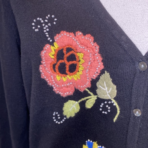 Intuitions Black Embroidered Beaded Floral Flower Button Up Cardigan Size Large - Picture 2 of 7